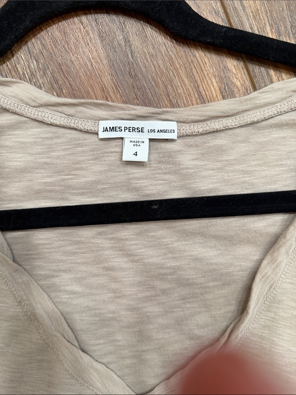 A49 James Perse Beige Short Sleeve V-Neck Tee - Picture 2 of 3